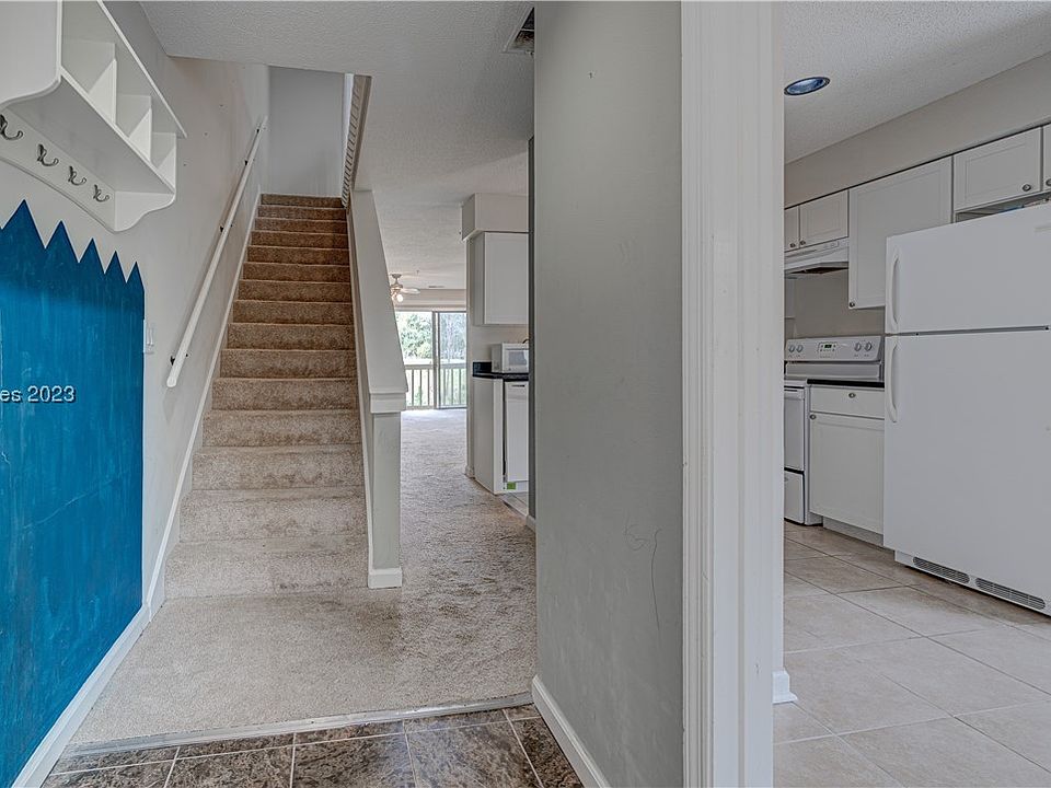 50 Yacht Cove Dr APT 425, Hilton Head Island, SC 29928 MLS 433338