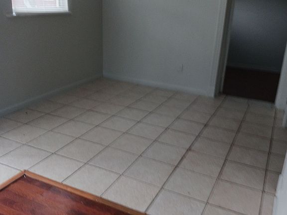4th image of 1410 E 25th St