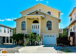 6016 Seagrape Ln, Bonita Springs, FL 34134
