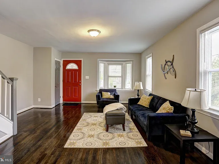 1115 N Marlyn Ave — Photo 5