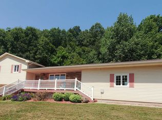 2033 Snake Den Rd, Victoria, IL 61485