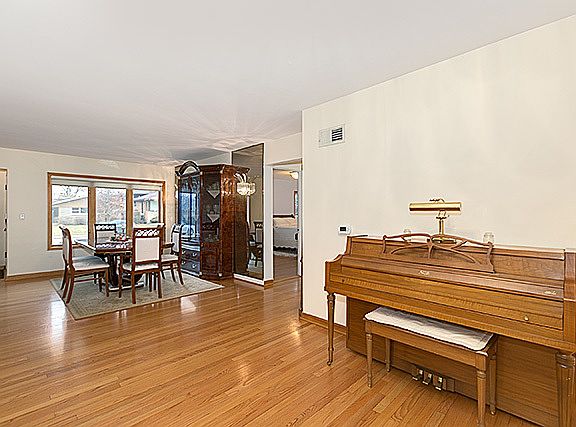 5th image of 4405 W Morse Ave