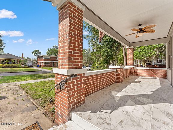 3rd image of 3623 OAK Street