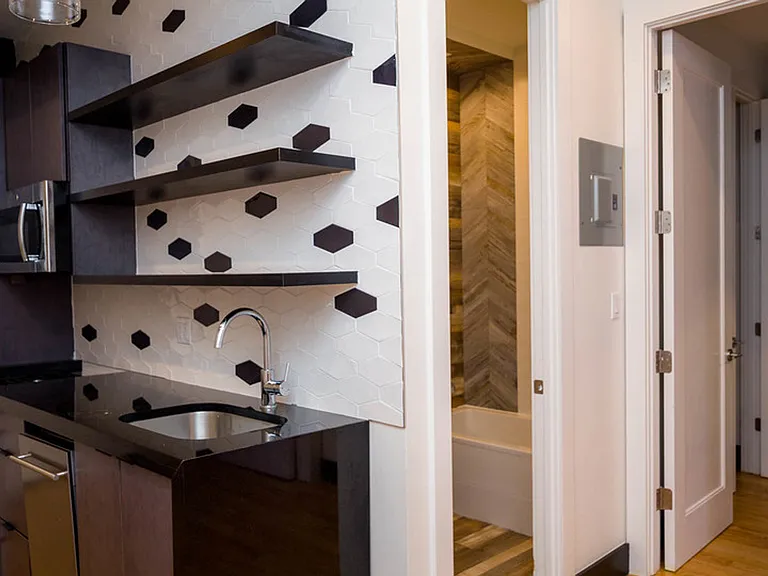 277 Irving Ave #2B — Photo 4