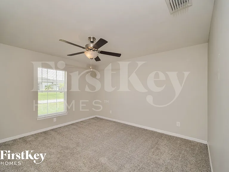 2321 NW 9th Ave — Photo 15