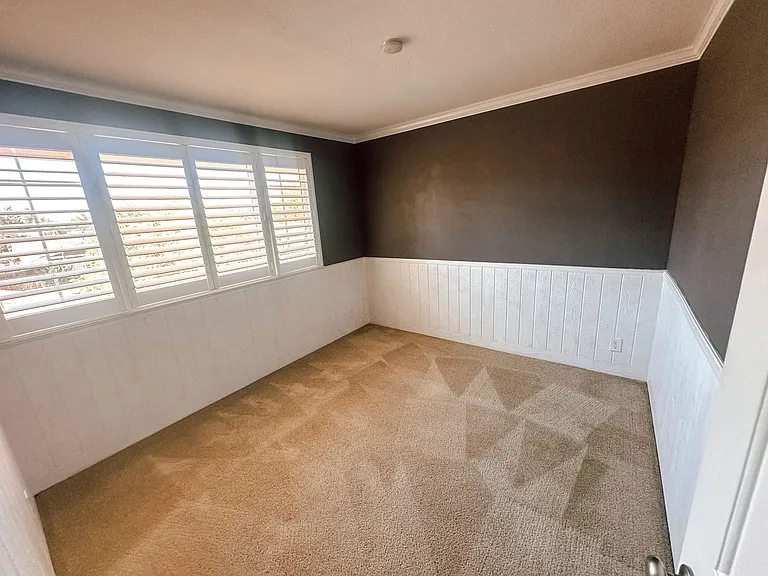 870 Saturn Way — Photo 5