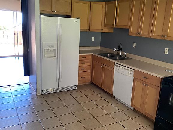 2nd image of 94-1504 Lanikuhana Ave APT 584