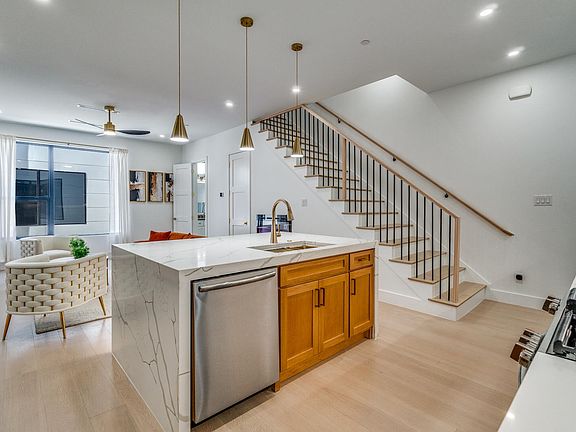 3rd image of 708 W 10th St