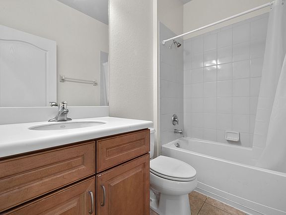 2nd image of 343 Pembroke St