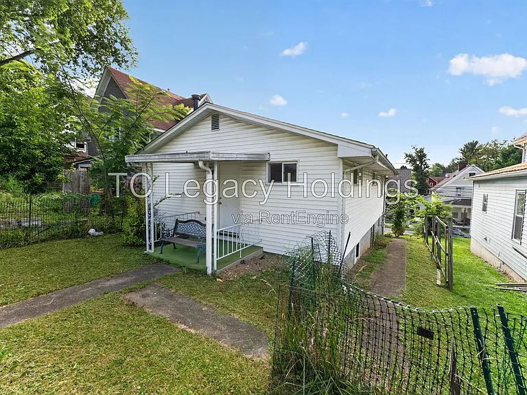 729 Ridgeway Ave — Photo 2