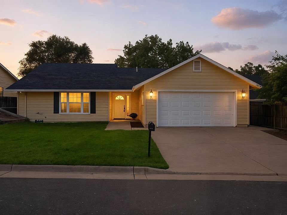 1st image of 133 Golden West Ct