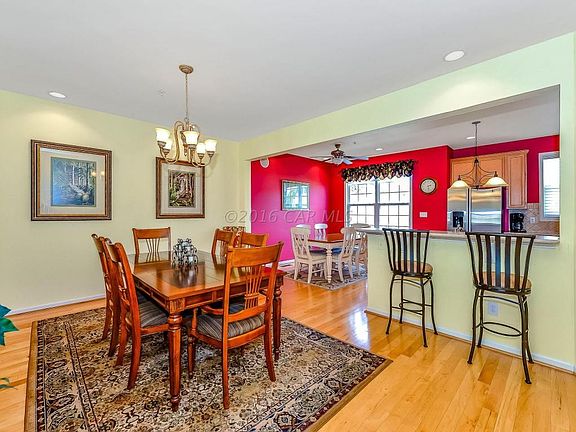 Dining room to kitchen 5