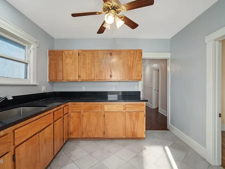 31 S Parkwood Ave — Photo 12