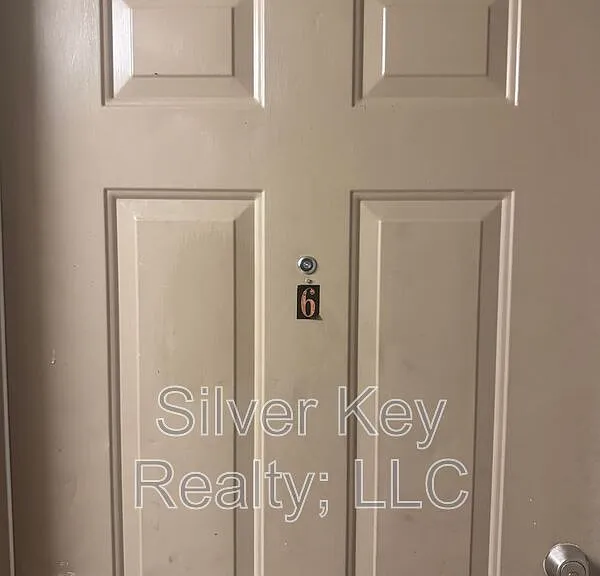 268 Willow Creek Dr #6 — Photo 2