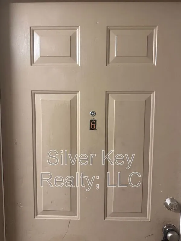 Building Photo - 268 Willow Creek Dr #6