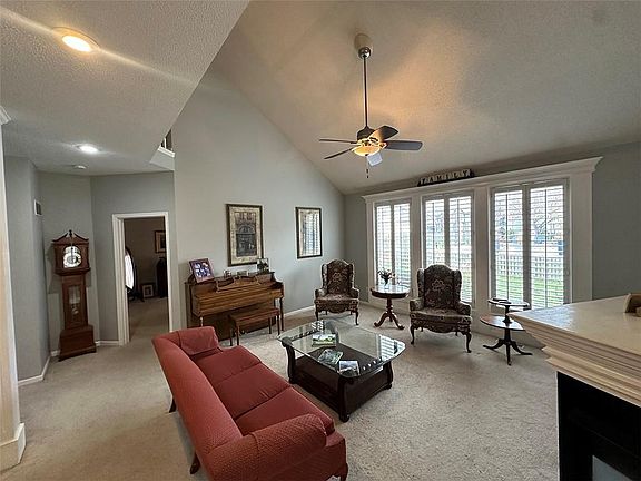 3rd image of 220 NE Hidden Meadow Pl
