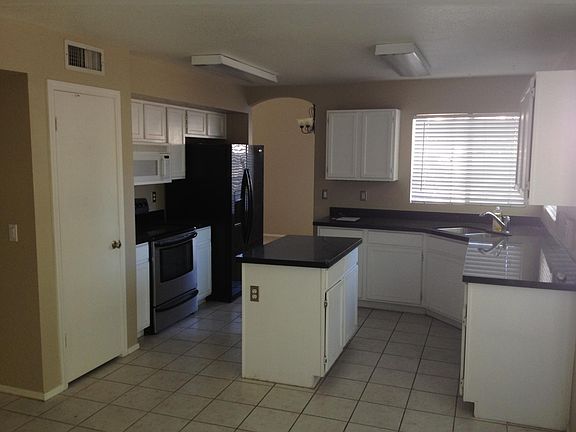 5th image of 1251 N Congress Dr