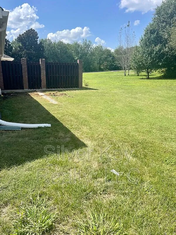 2 bed, 2.0 bath, 1400 sqft, $1,600 — Photo 4