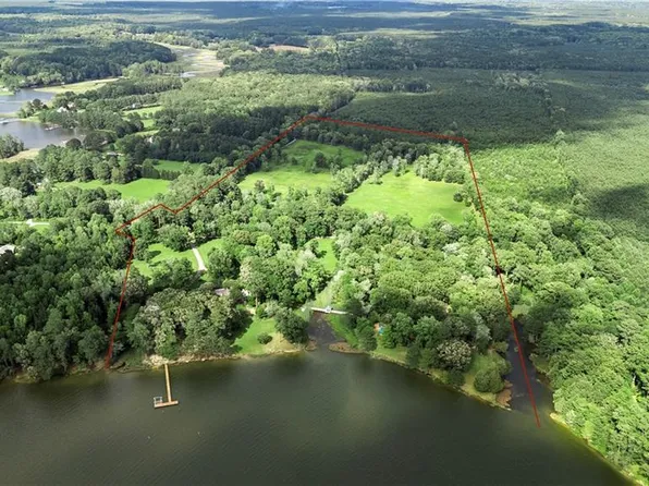 985 Kingston Ln, North, VA 23128