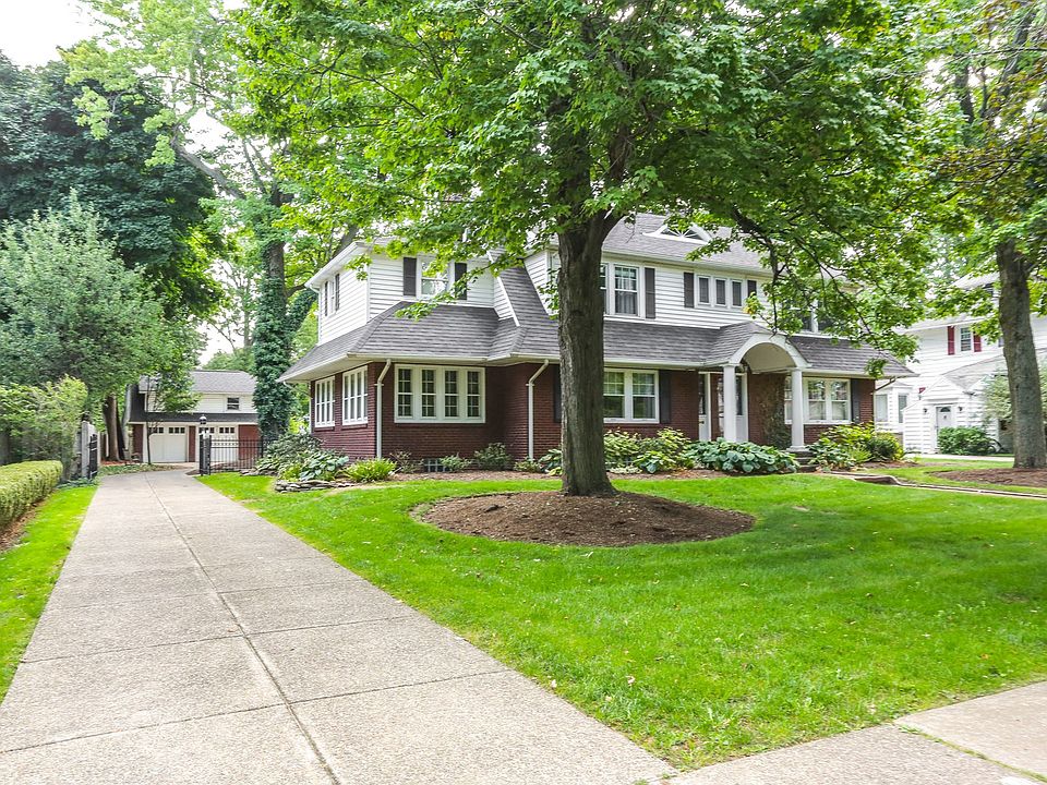 1st image of 46 Oakgrove Dr