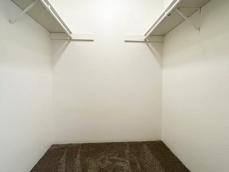 Sunset Ridge Apartments — Photo 14