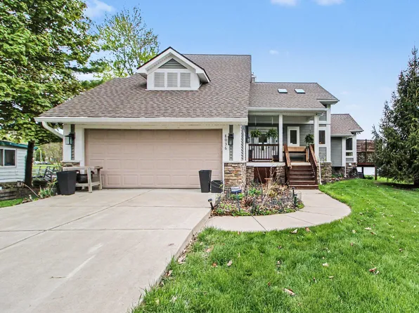 8036 Park Ave, Whitmore Lake, MI 48189
