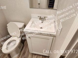 4 Clay Dr, Newport News, VA 23606
