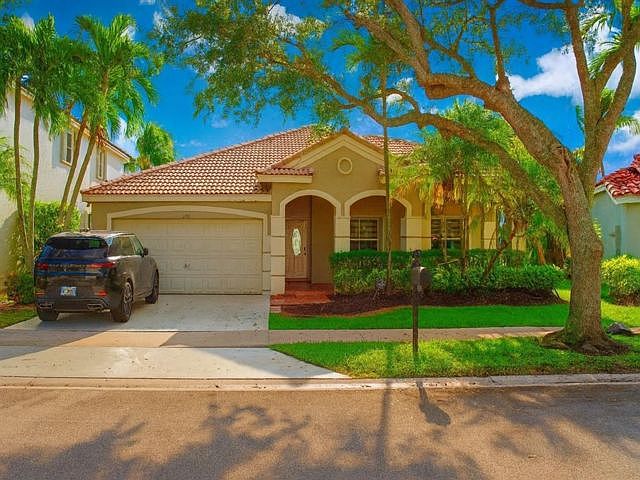 1st image of 1096 Fairfield Meadows Dr