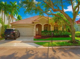 1096 Fairfield Meadows Dr, Weston, FL 33327