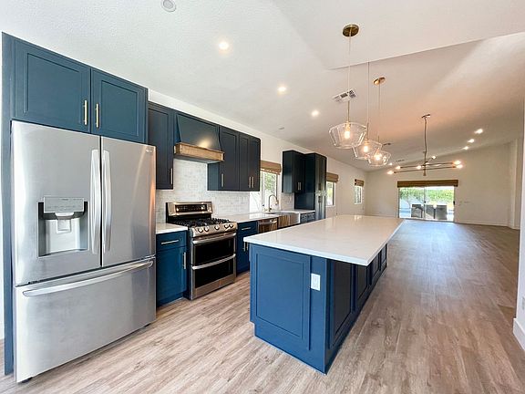 3rd image of 78605 Sagebrush Ave