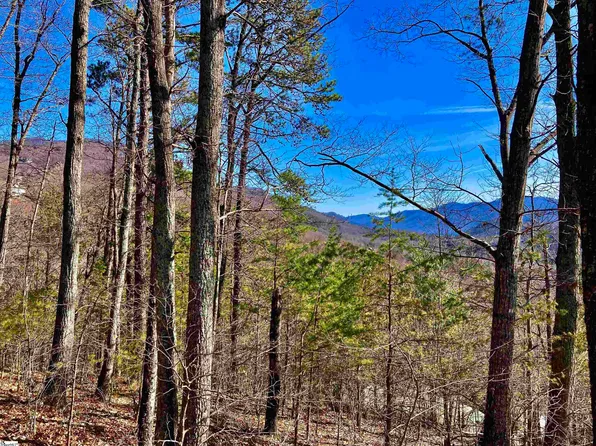 345 Mountain Summit Rd, Travelers Rest, SC 29690