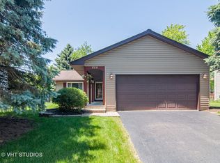 805 Morningside Dr, Naperville, IL 60563