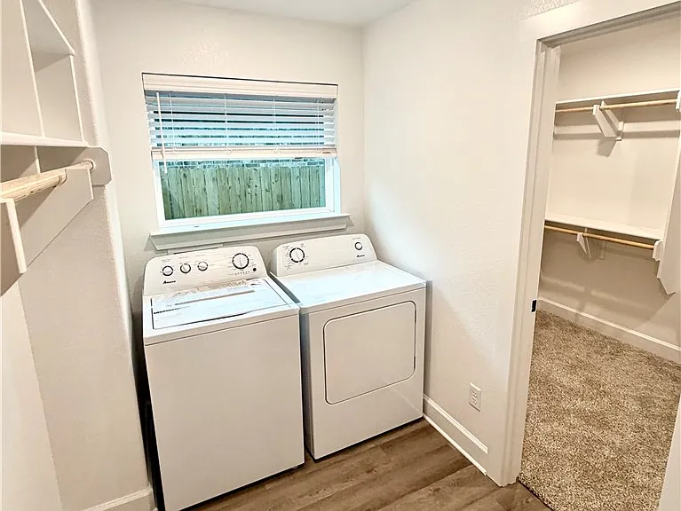 1216 Bridgewater Dr — Photo 13