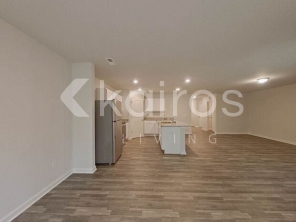5th image of 2607 Provence Dr SE