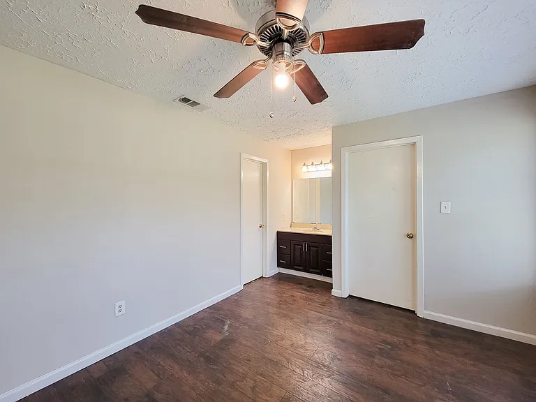 9415 Beckford Dr — Photo 23