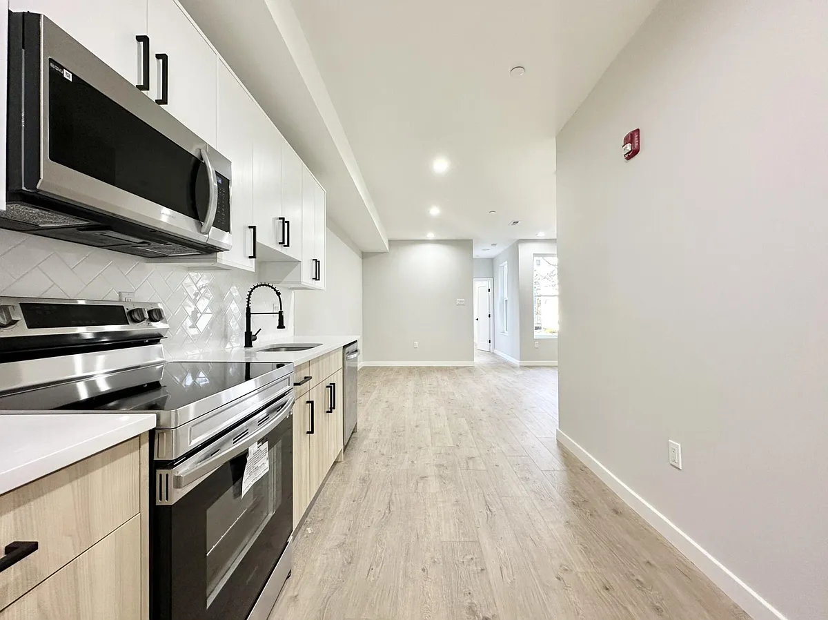 Building Photo - 2252 N 9th St #2