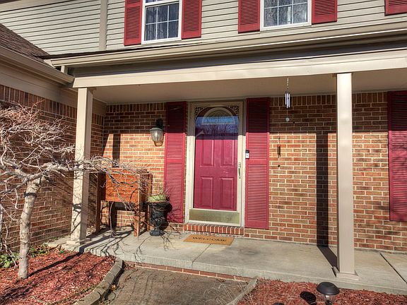 3rd image of 38210 Overbrook Ln