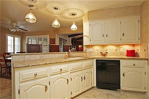 2nd image of 2805 Mollimar Dr