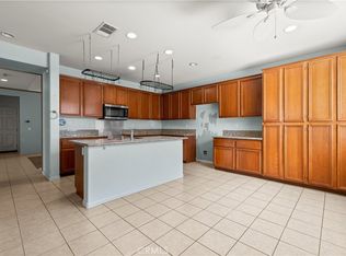 3863 Quartzite Ln, San Bernardino, CA 92407