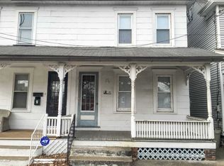 17 N 10th St, Stroudsburg, PA 18360
