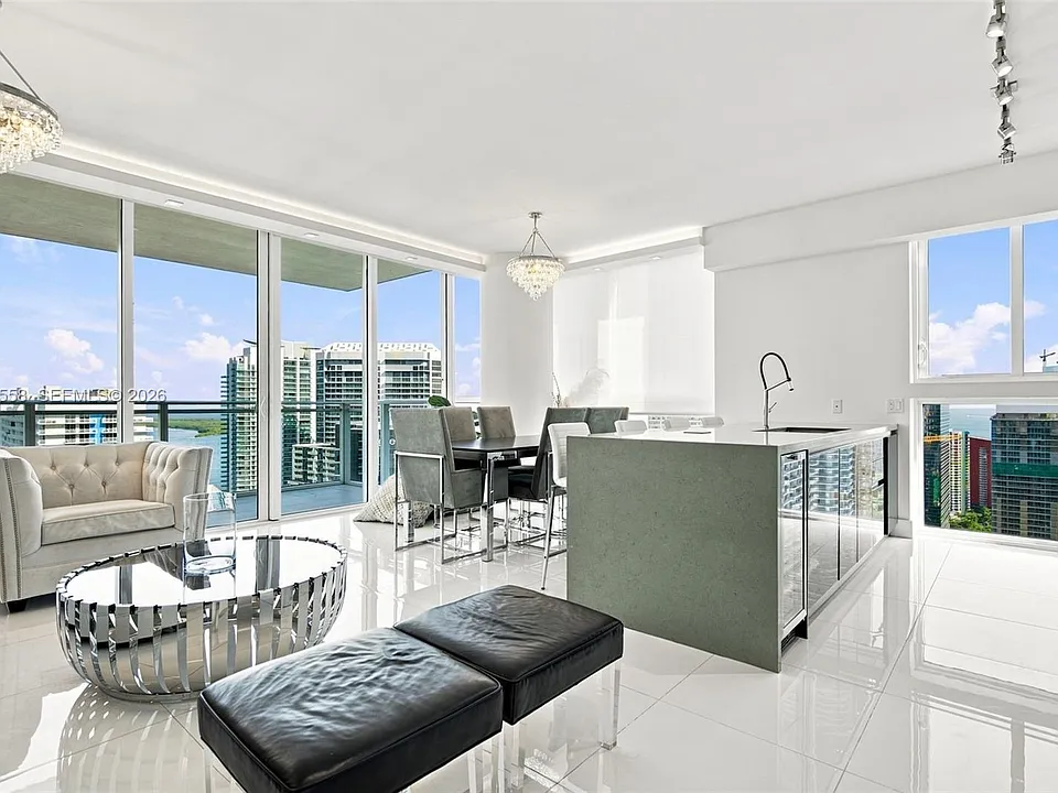 1080 Brickell Ave #3800