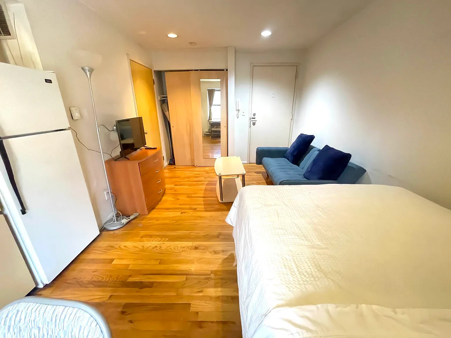 348 East 49th Street — Photo 2