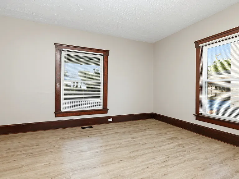 30-32 Lagonda Ave #30 — Photo 10