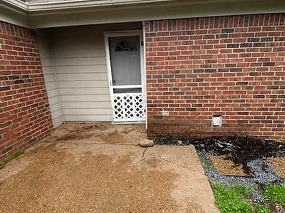 4th image of 1514 Estacada Way