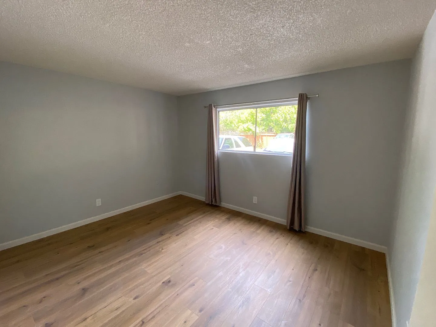 156J Smalley Ave - Convenient Hayward Location — Photo 3