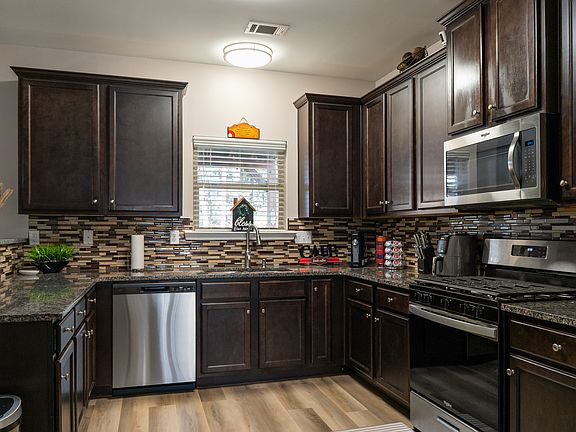 5th image of 5028 Manning Dr