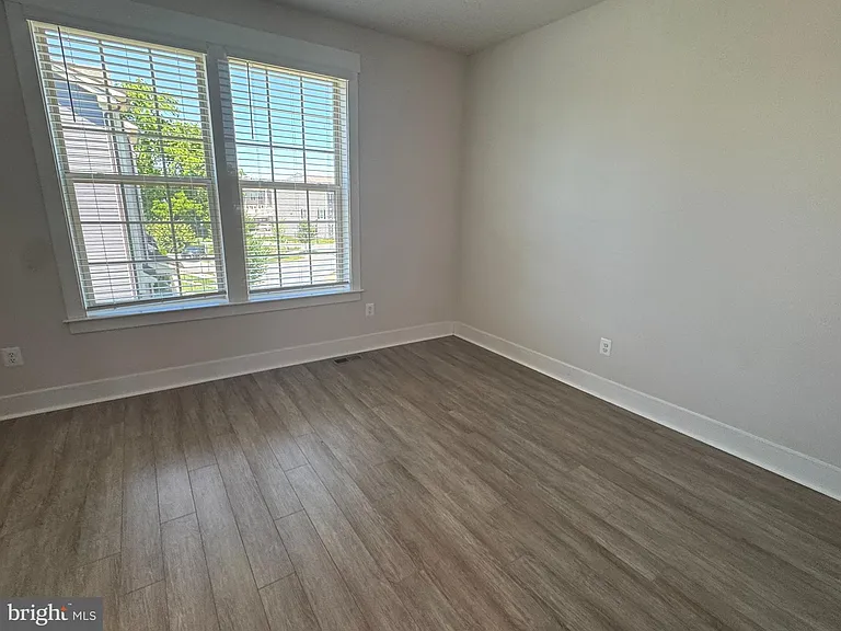 213 Pomegranate Ln — Photo 11