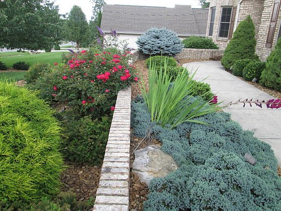 4th image of 124 Mountain View Dr