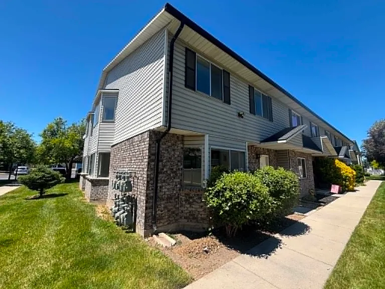 3913 W Rockwood Way #E — Photo 2
