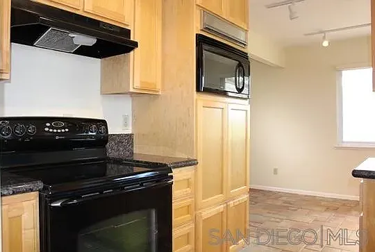 5854 Mott St — Photo 5